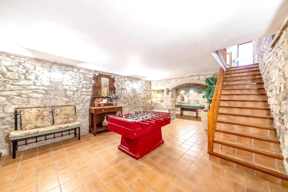 House With 5 Bedrooms in Argençola, With Wonderful Mountain View, Priv