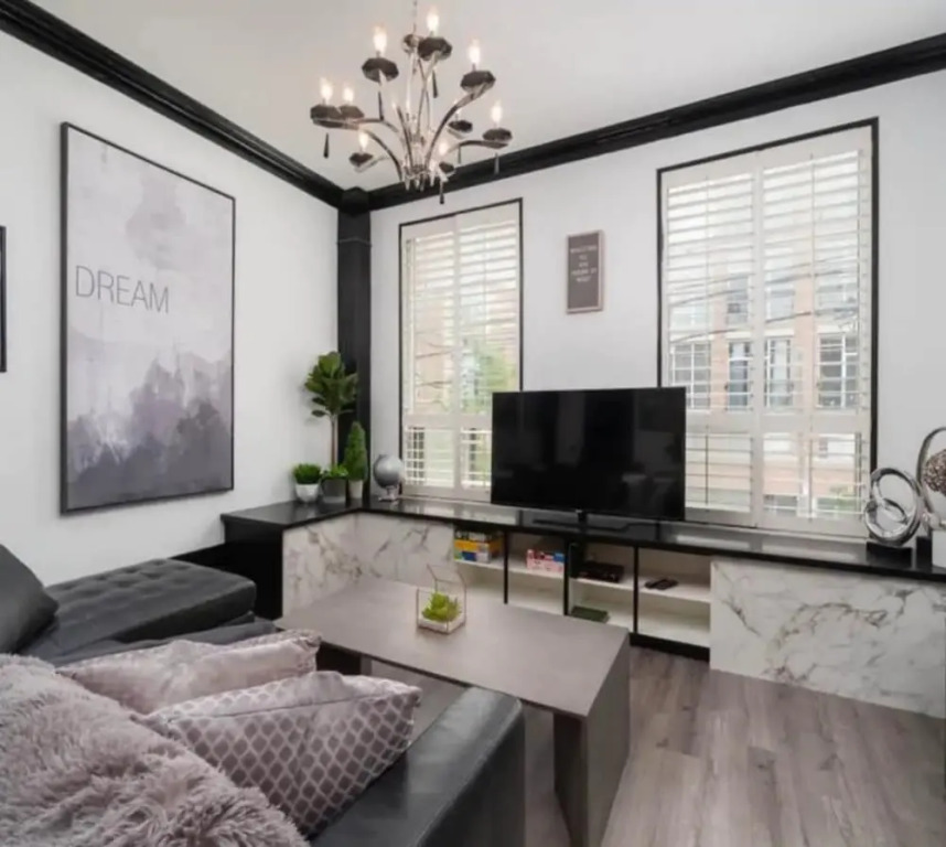Chic 3 Bedroom 2 Storey Loft
