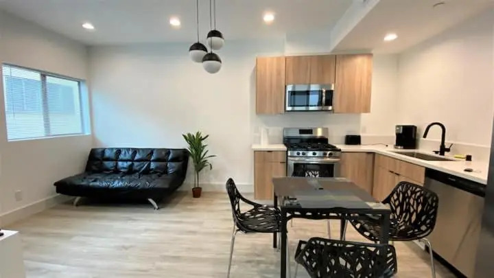 3 bd Townhome with Private Rooftop