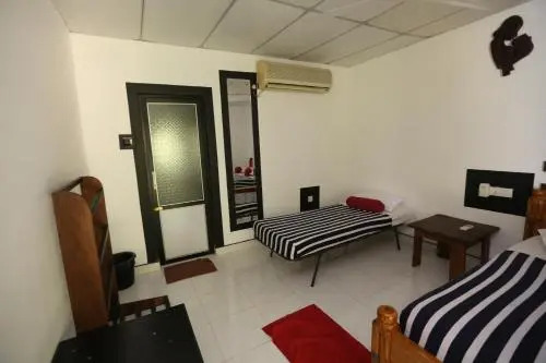 Eco Hotel Black & White - Anuradhapura