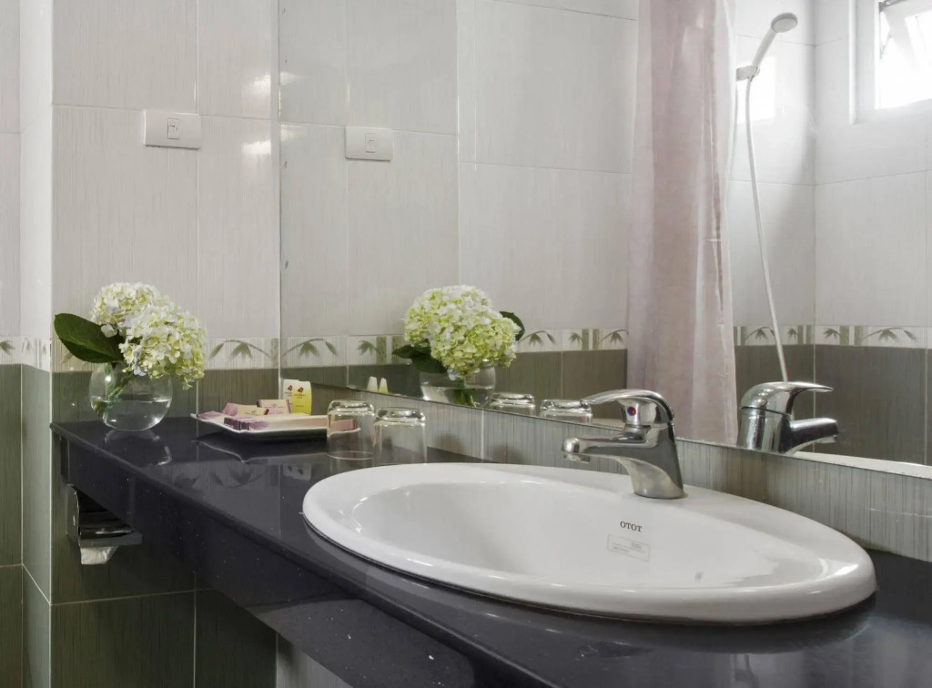 A25 Premium Hotel - 12 Phố Huế
