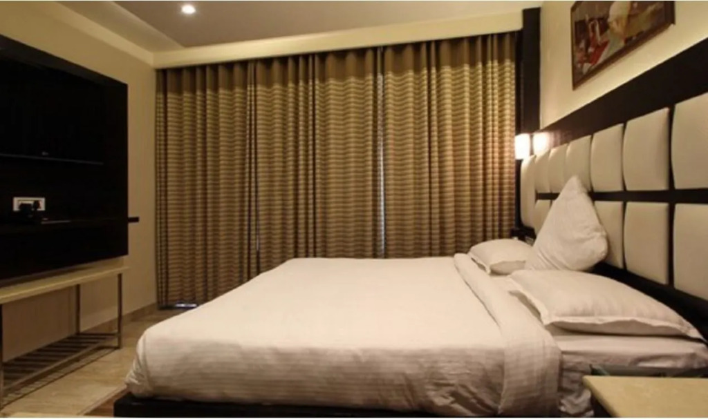 Lavish Inn