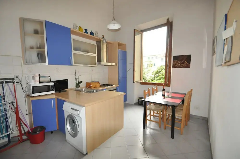 A Few Steps To Independence Square Delightful 3BD