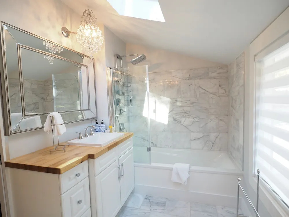 1910 Luxury Heritage - 6 Br Home