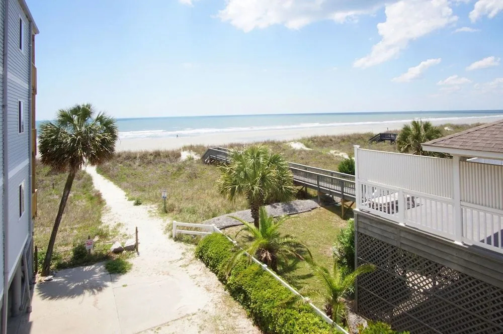 Beachmaster 201 by RedAwning