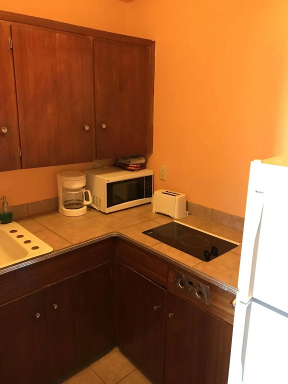 Seven Seas Inn & Suites