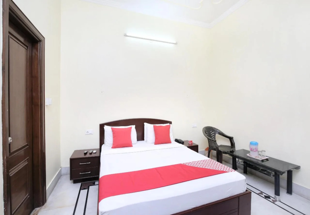 Hotel Dhingra Residency