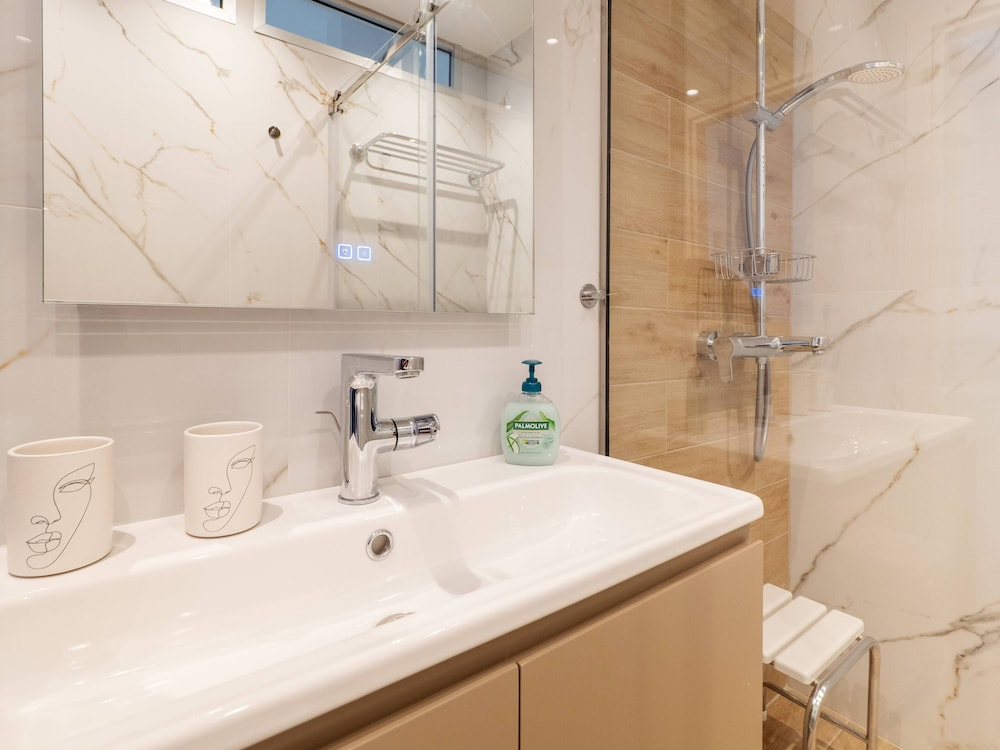 Alexandras Luxury Heaven