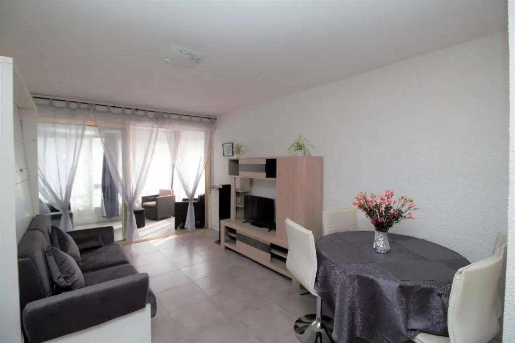 HACIENDA- Grand studio dans le centre avec vue mer