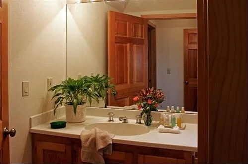 Sea Rock Bed and Breakfast Inn