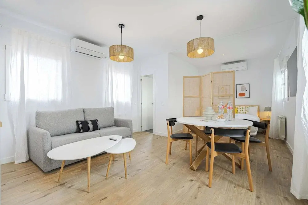 Vallecas Suites by Olala Homes
