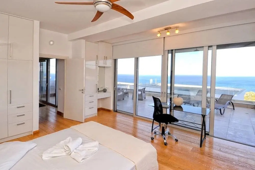 Theseus Beach Apartment