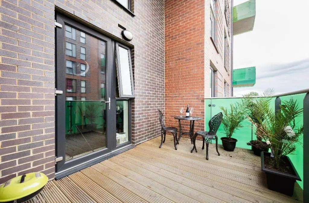Luxury new apartment, 15mins from Bond St.