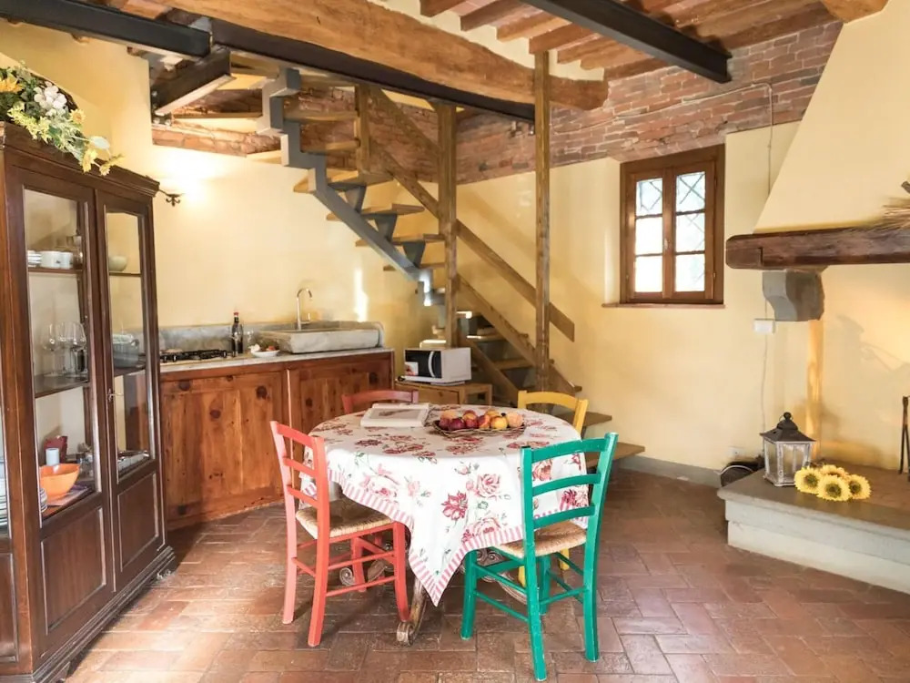 Farmhouse in Tuscany With Pool & Near Montecastello