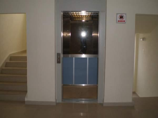 Hotel 402