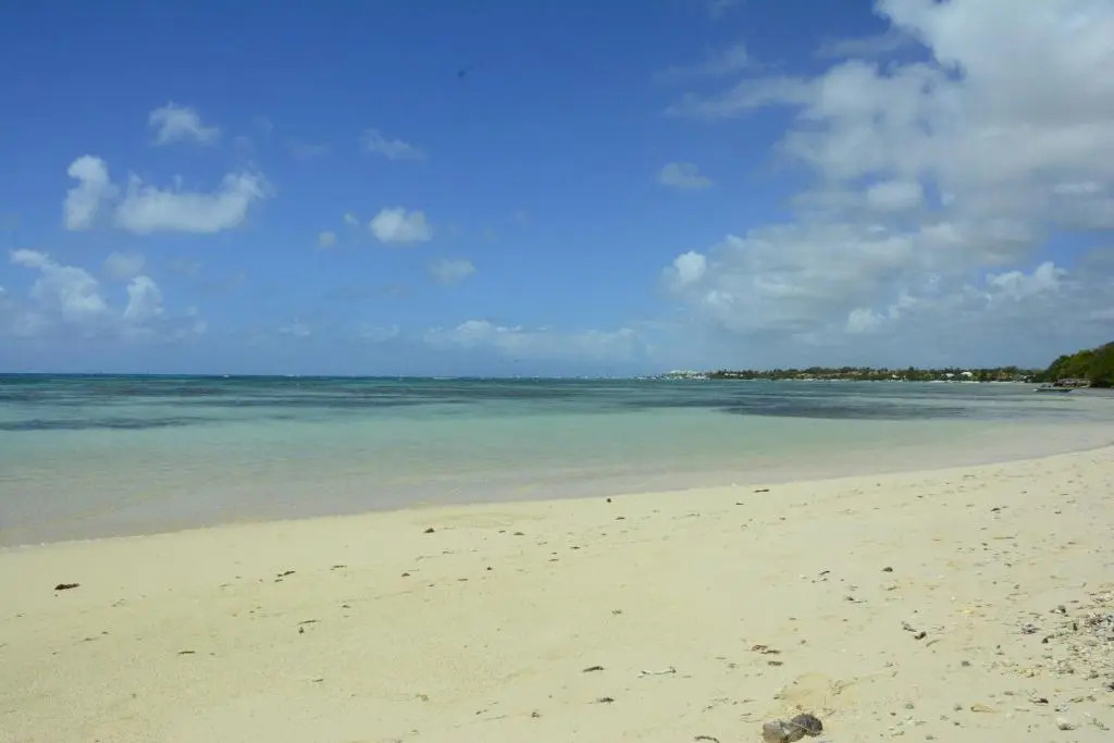 Coté plage Le Balaou Saint Francois