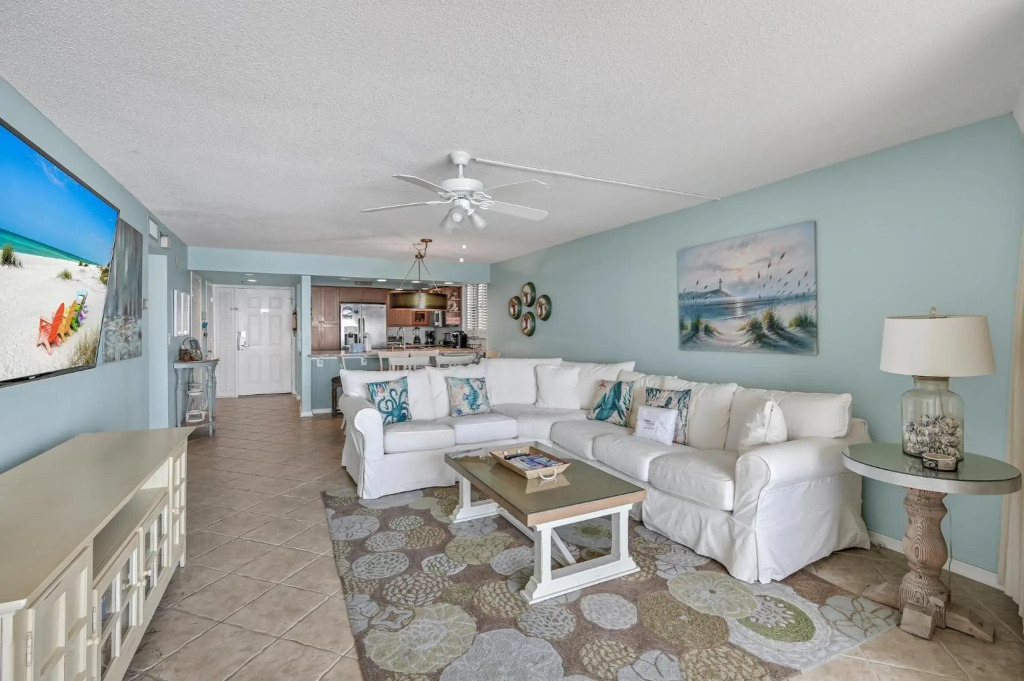 Beachside One 4065