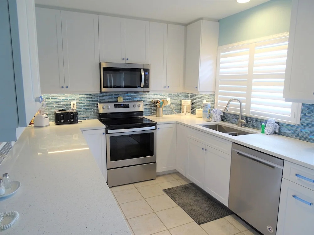 Aloha Kai - Unit 2 2 Bedrooms 2 Bathrooms Apts