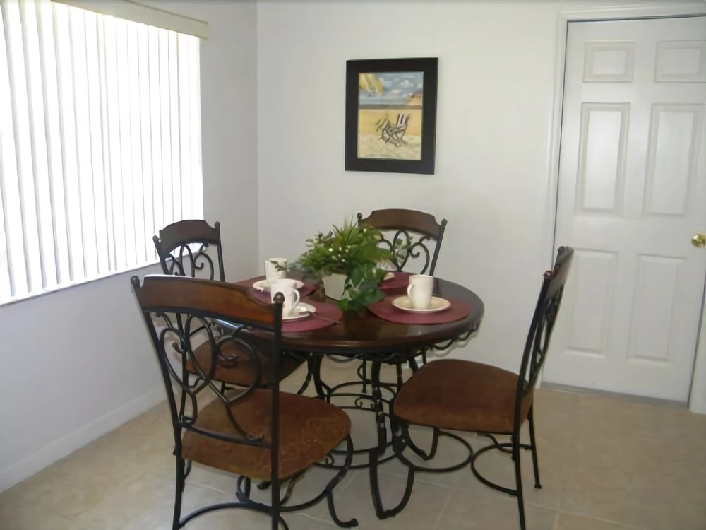 La Solana 3 Bedroom Villa with Private Pool by Florida Villas Direct