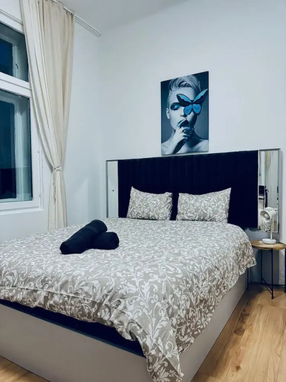 Elegant 4BR Apt Near Westbahnhof