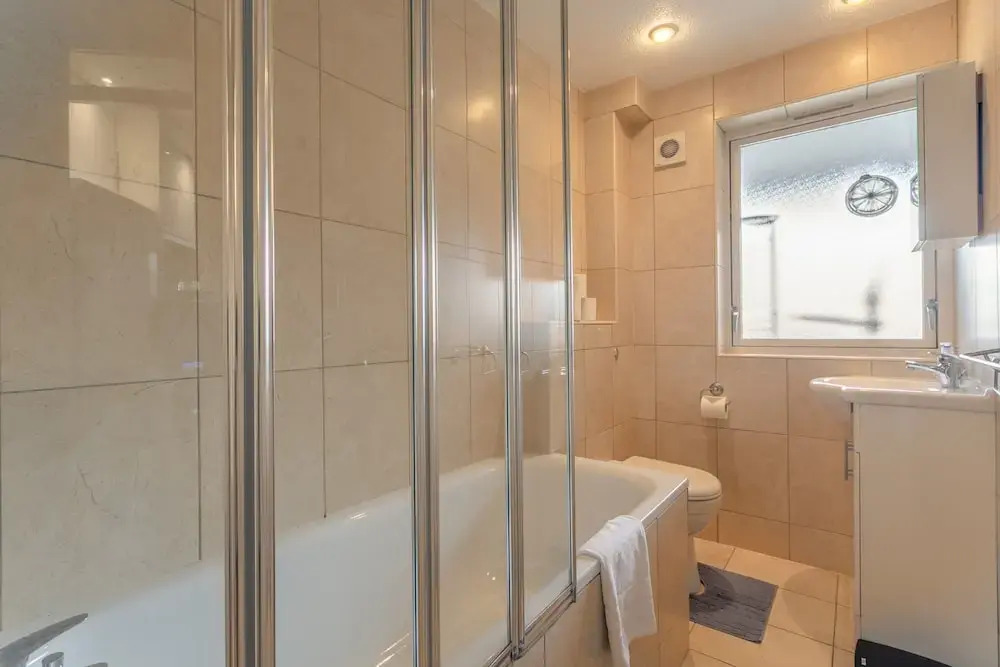 Two Bedroom in Amazing Location