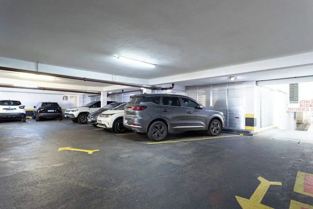 Apartamento com Garagem a 400m da Praia de Ipanema