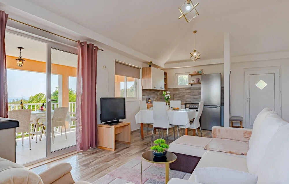 Beautiful Home in Smokvica With 4 Bedrooms and Internet