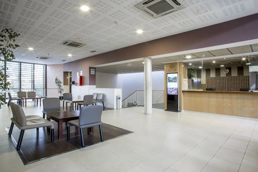 Residencia Universitaria Resa Giner de Los Ríos