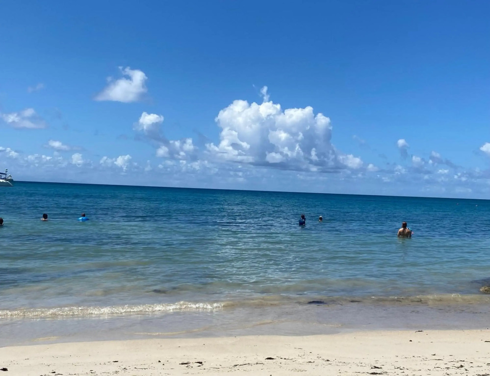 Studio RDC La Désirade Pierre et Vacances Martinique accès direct plage