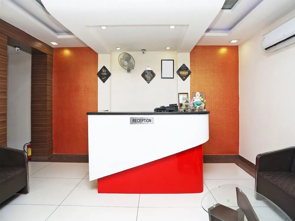 Capital O 2616 Hotel Golden Sand