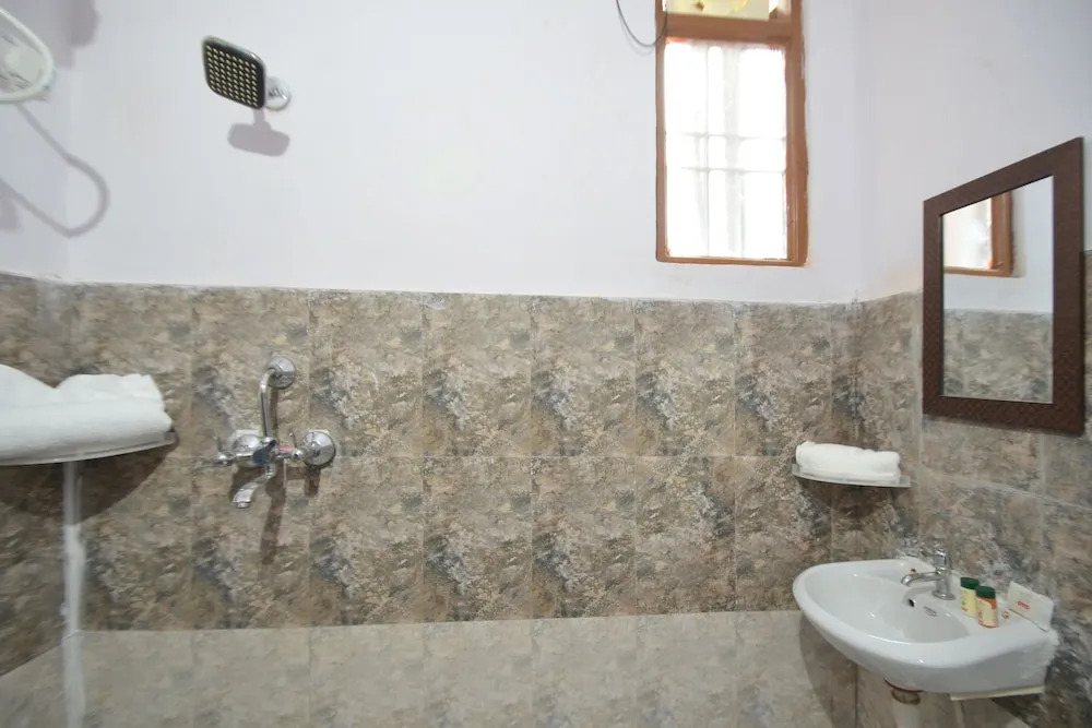 OYO 18515 Hotel Jal Mahal Jhalak Palace