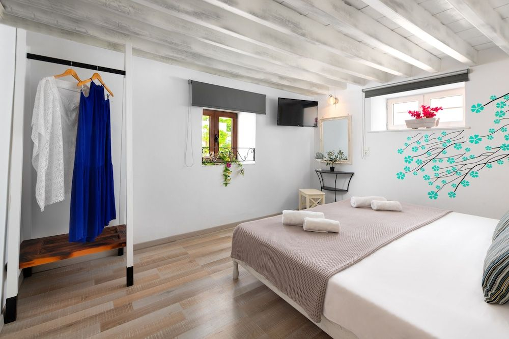 Lindos Citrin Studios
