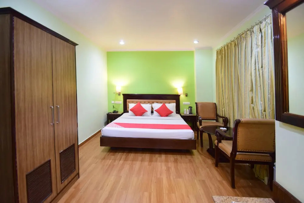 OYO 11494 Hotel Marc