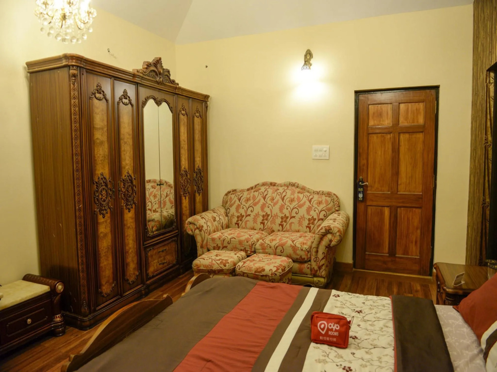 Stone Wood Riverfront Resort, Siolim