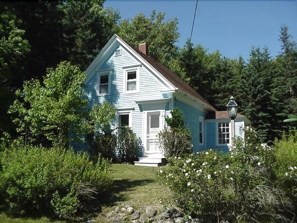 Blue House - Two Bedroom Home