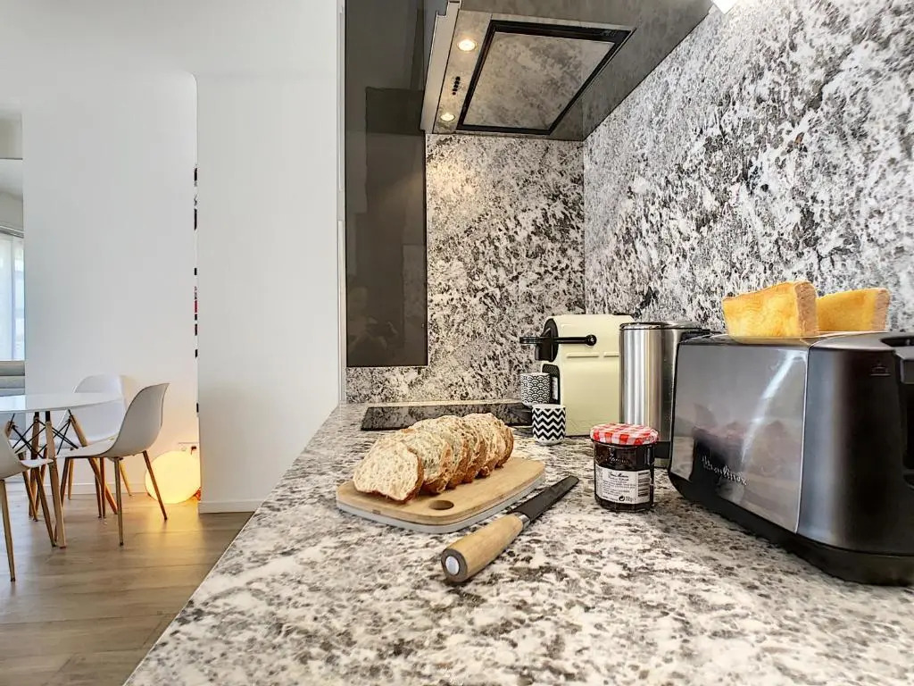 Nestor&Jeeves - REINE MARIE TERRASSE - Central - Very close sea - Top floor
