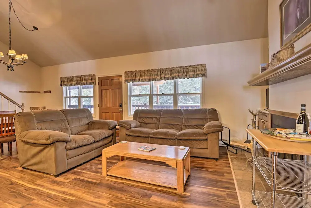 Fireplace & Stream Access: Cozy Grand Lake Retreat