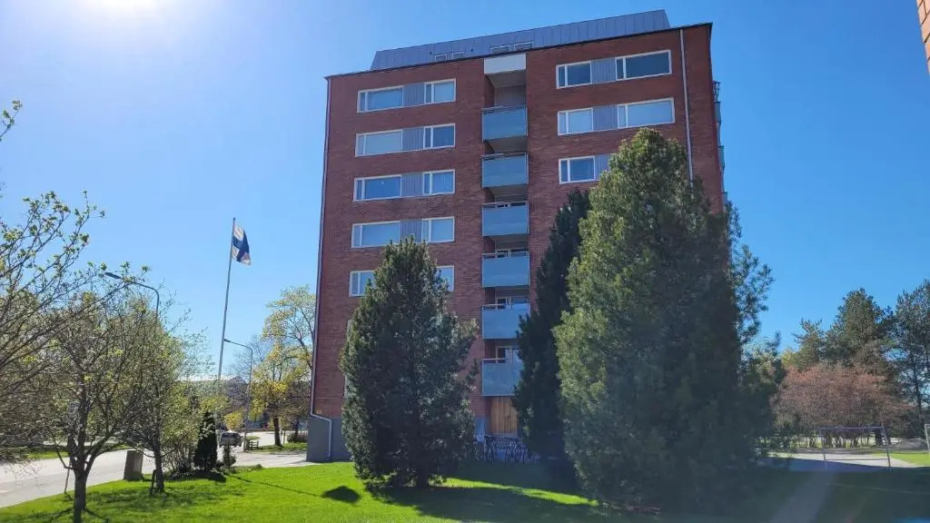 Fresh 2BR-apartment with FREE parking