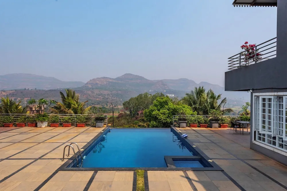 4 Bed Villa - Sleeps 8 - Private Pool - Mtn Views