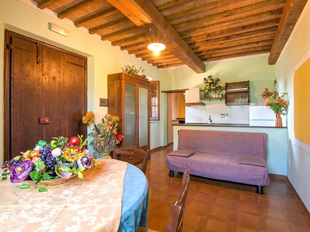 Farmhouse by Lake Trasimeno with Pool