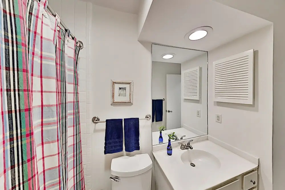 New Listing! All-Suite Harbour Town Gem Near Beach Home
