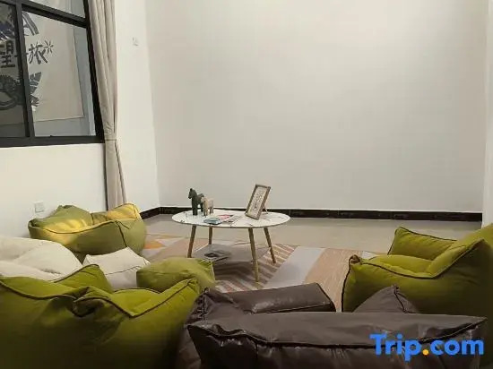 Mangshi Youwang Hostel