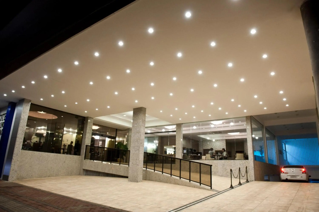 Hotel Lang Palace - Fica no Centro da Cidade