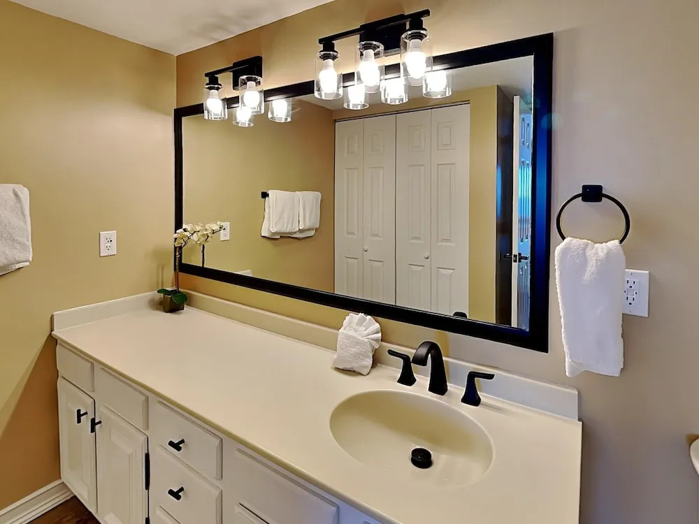 Emerald Towers II by Southern Vacation Rentals