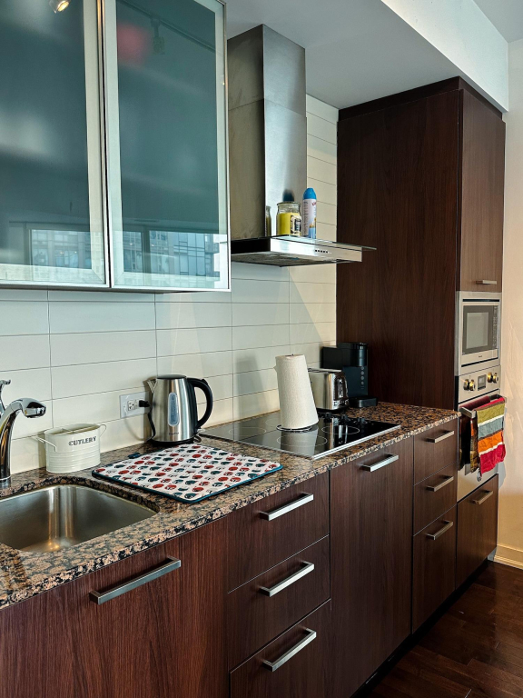 Luxury 2 Bedroom Lakeview