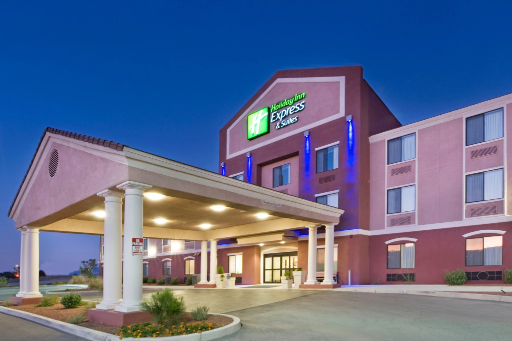 Holiday Inn Express & Suites Willcox by IHG