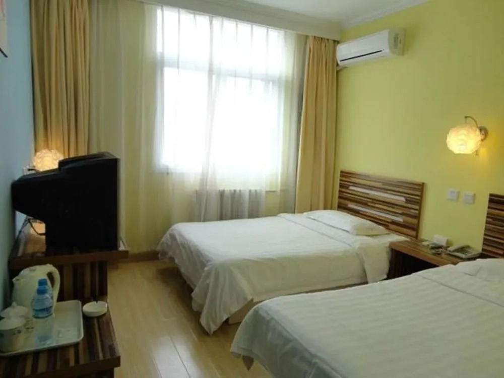 Lovetown Travel Hotel Baiwanzhuang Shop Parking Lot