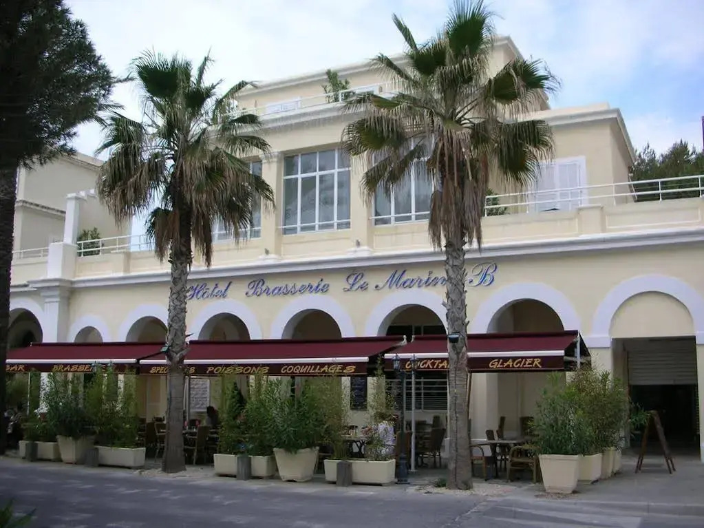 Le Marina B