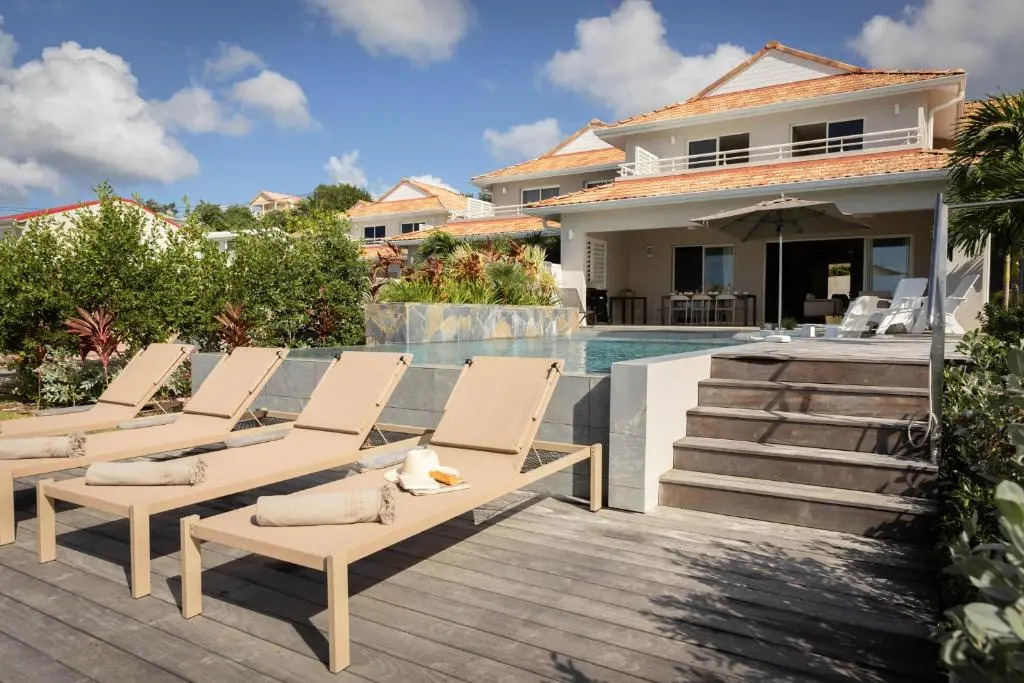 Eden Roc Villas