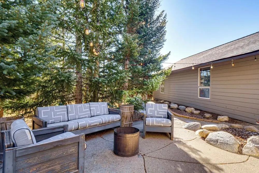 Quiet Alma Home w/ Deck - 20 Mi to Breckenridge!